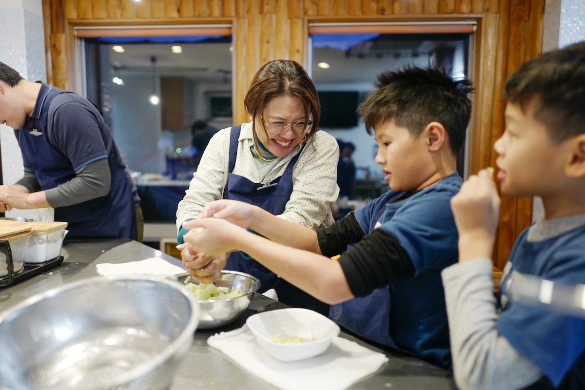 Lets make and eat Japanese home cooking.