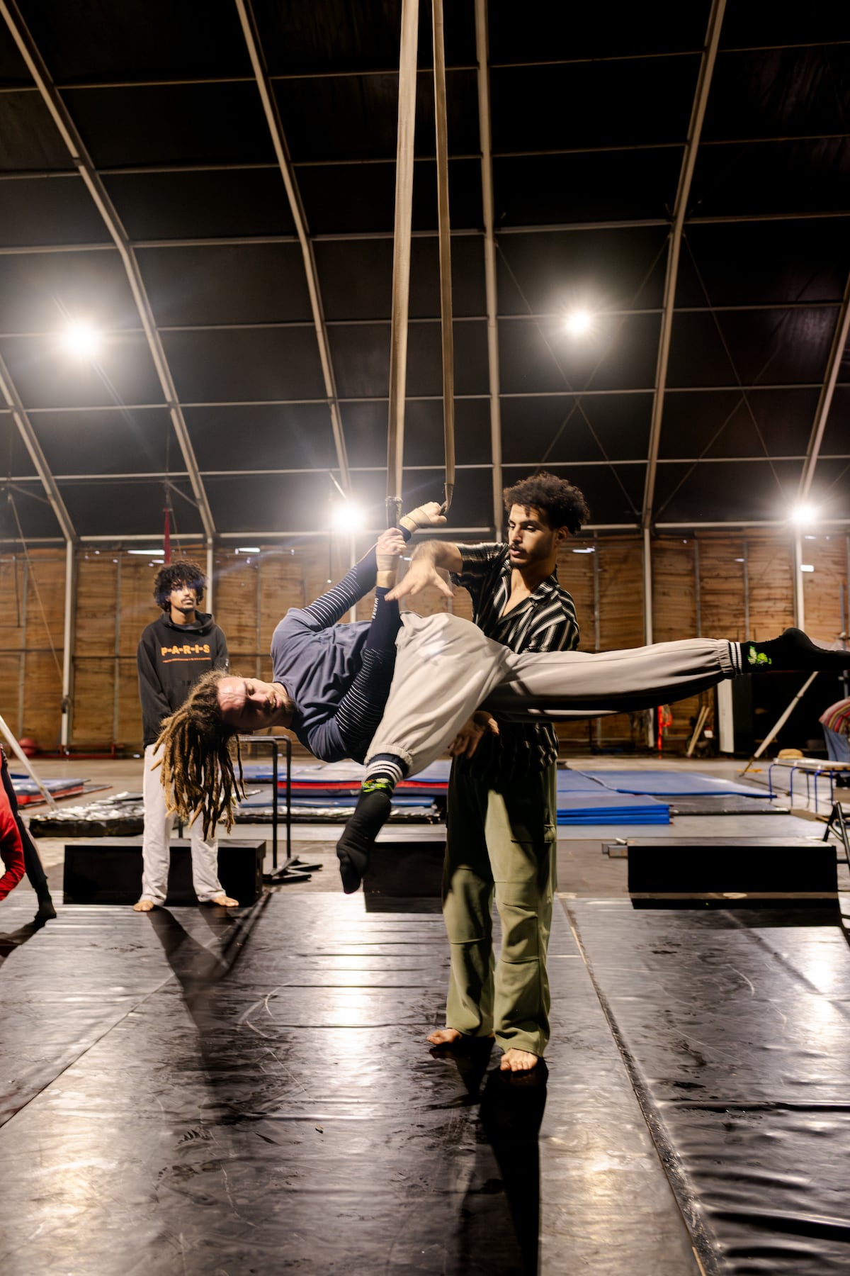 Move differently, explore your body through circus