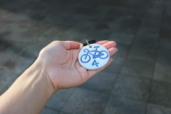 Bike Tour of Utsuwa-no-Machi and Its Culture