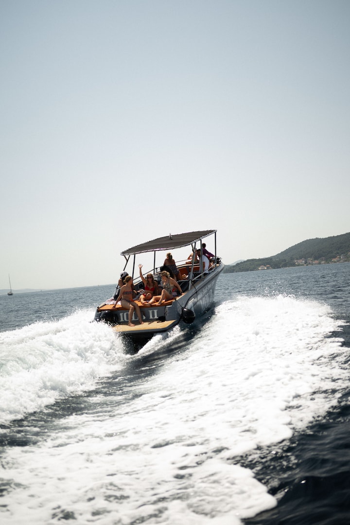 3 Islands Luxury Boat Tour with Aperol Spritz · ☆5.0