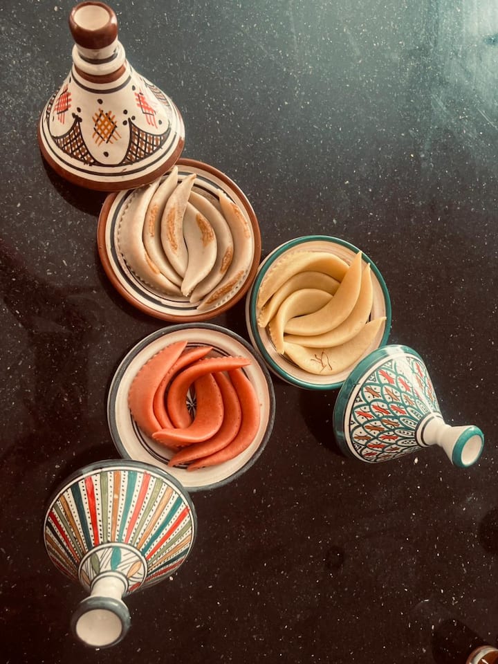 მაროკული საკონდიტრო ნაწარმი: „გაზელას რქები“ (Cornes de Gazelle)