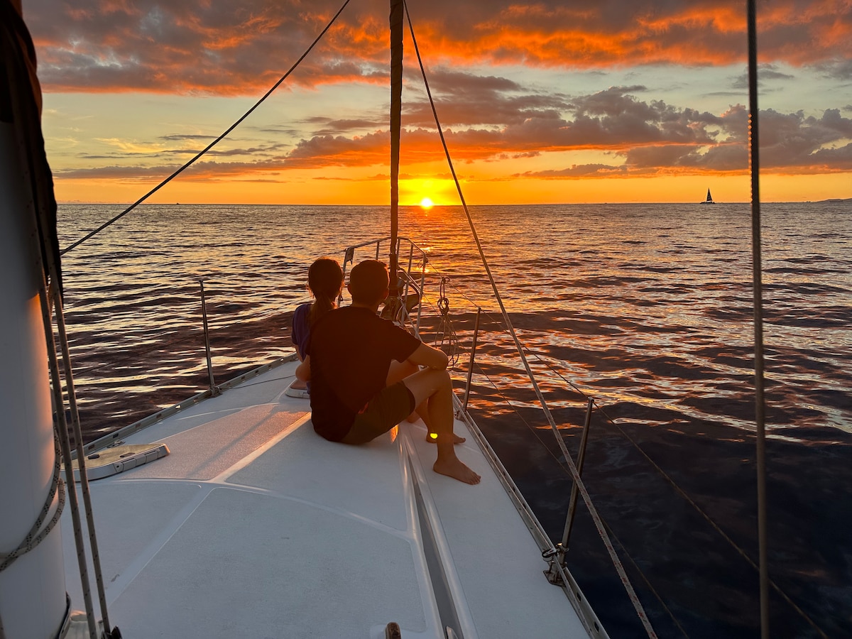 Sail Waikiki on a luxury yacht at sunset
