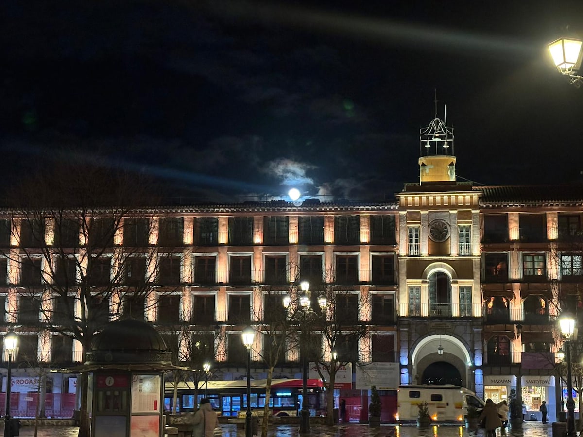 Night Tour: Mysteries, Legends and Undergrounds