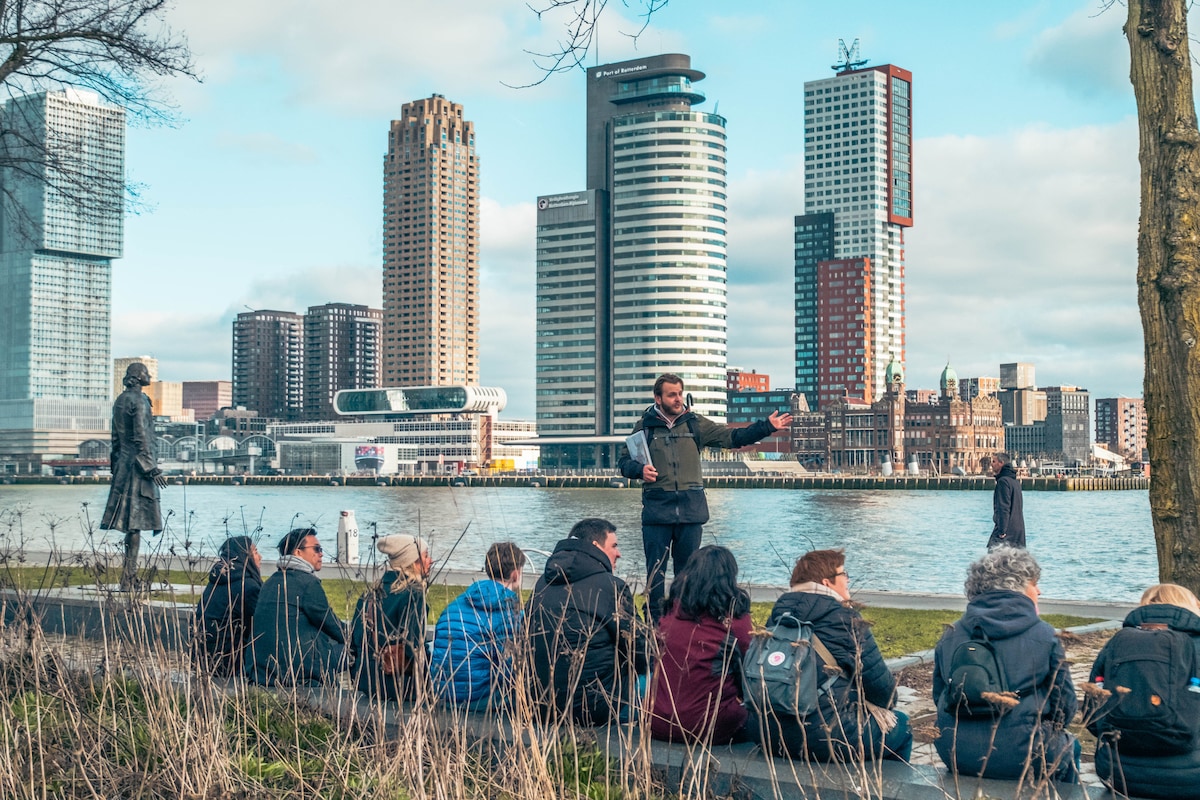 All-in-one walking tour of Rotterdam with local expert