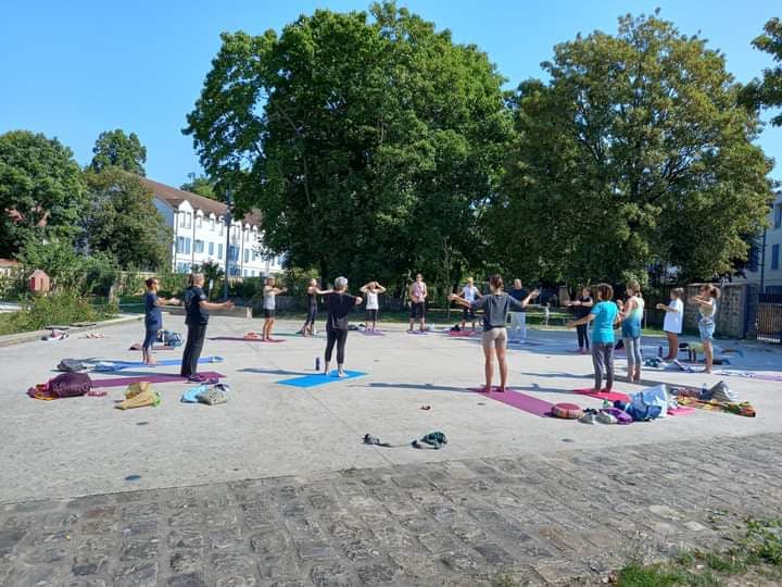 Today I decide to stay in shape Today I decide to stay in shape