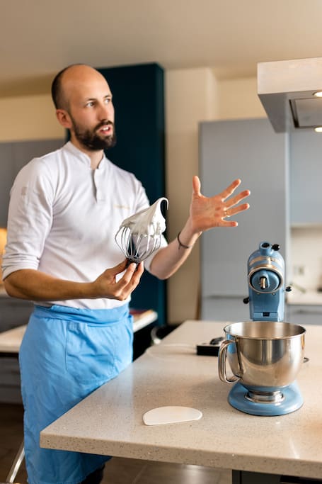 Bake macarons at a Parisian pastry studio