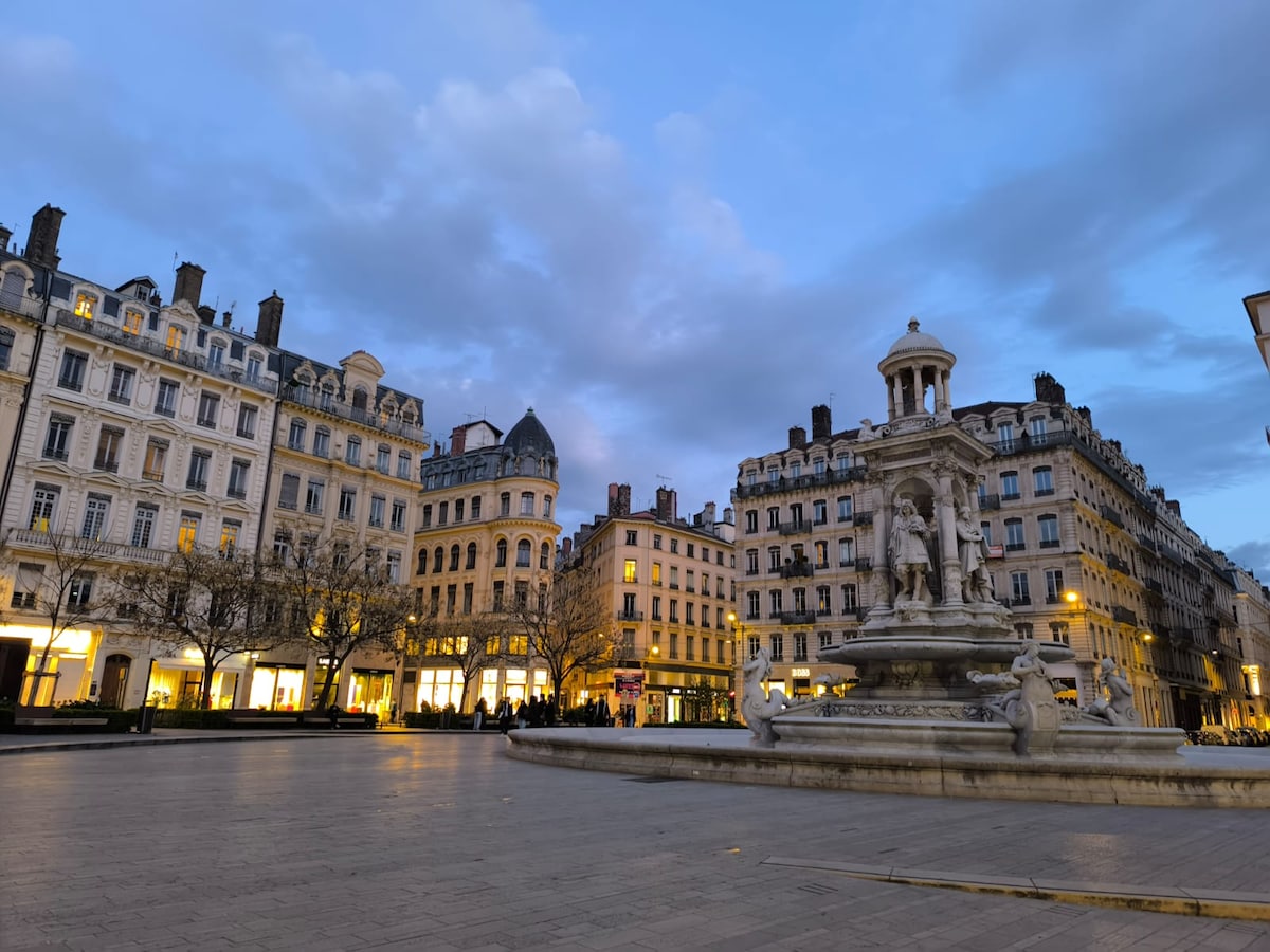 Taste Lyons flavors on a four-stop walking tour