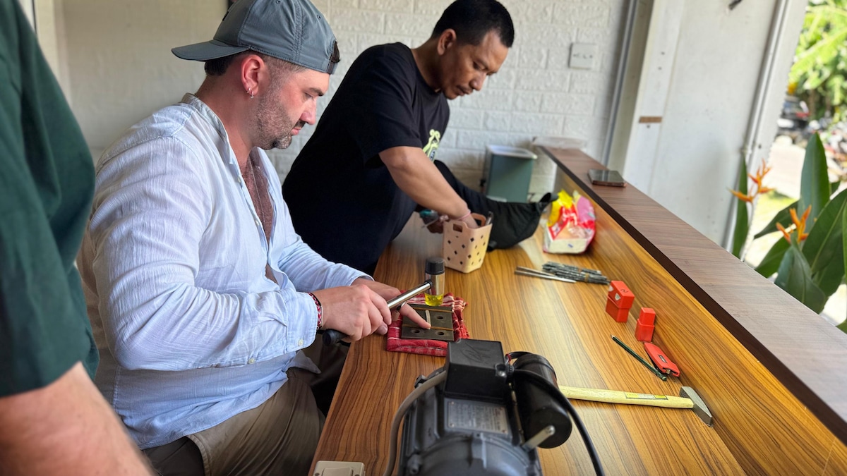 Silver jewelry class in Kuta Bali