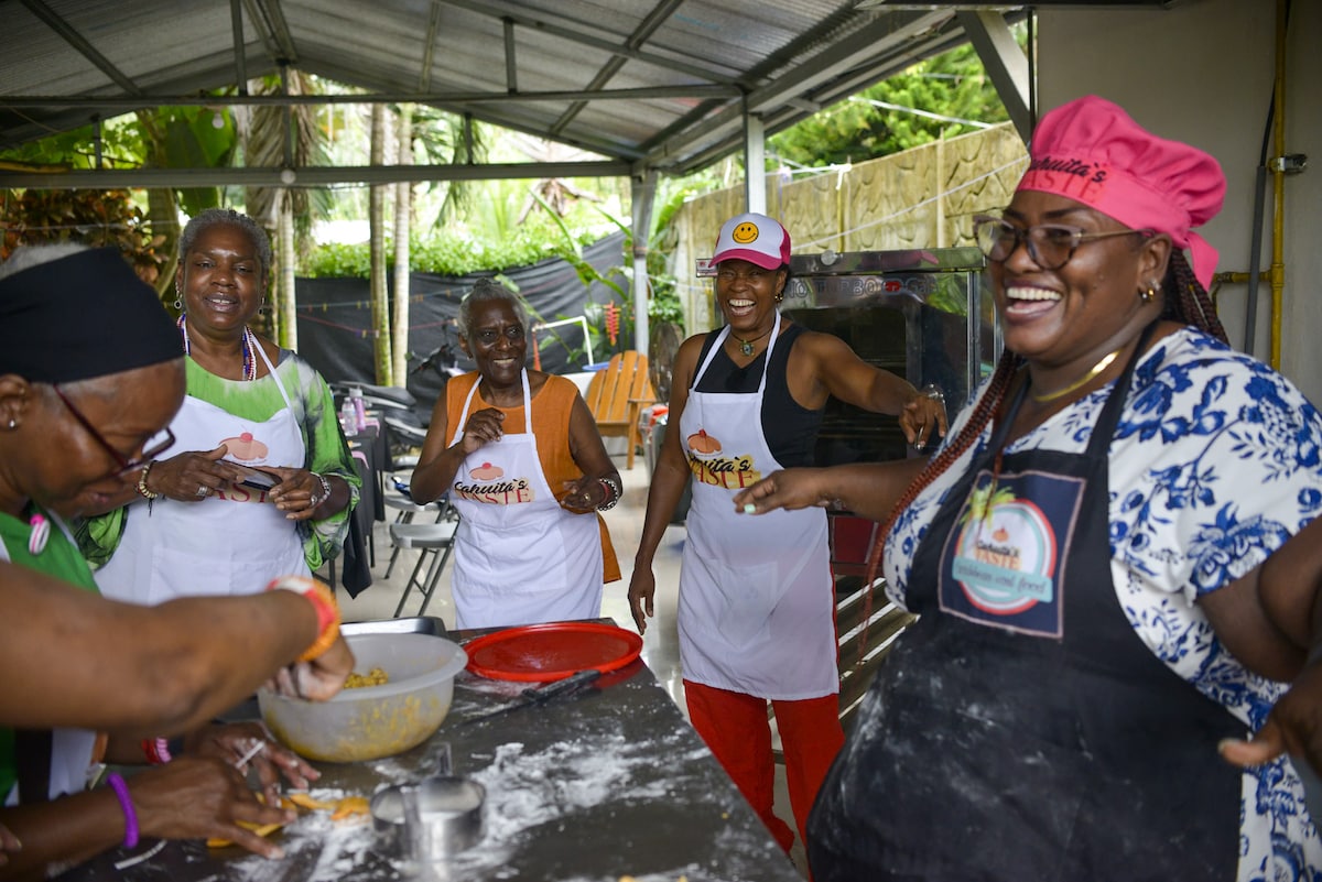Cook Afro-Caribbean Classics in Cahuita