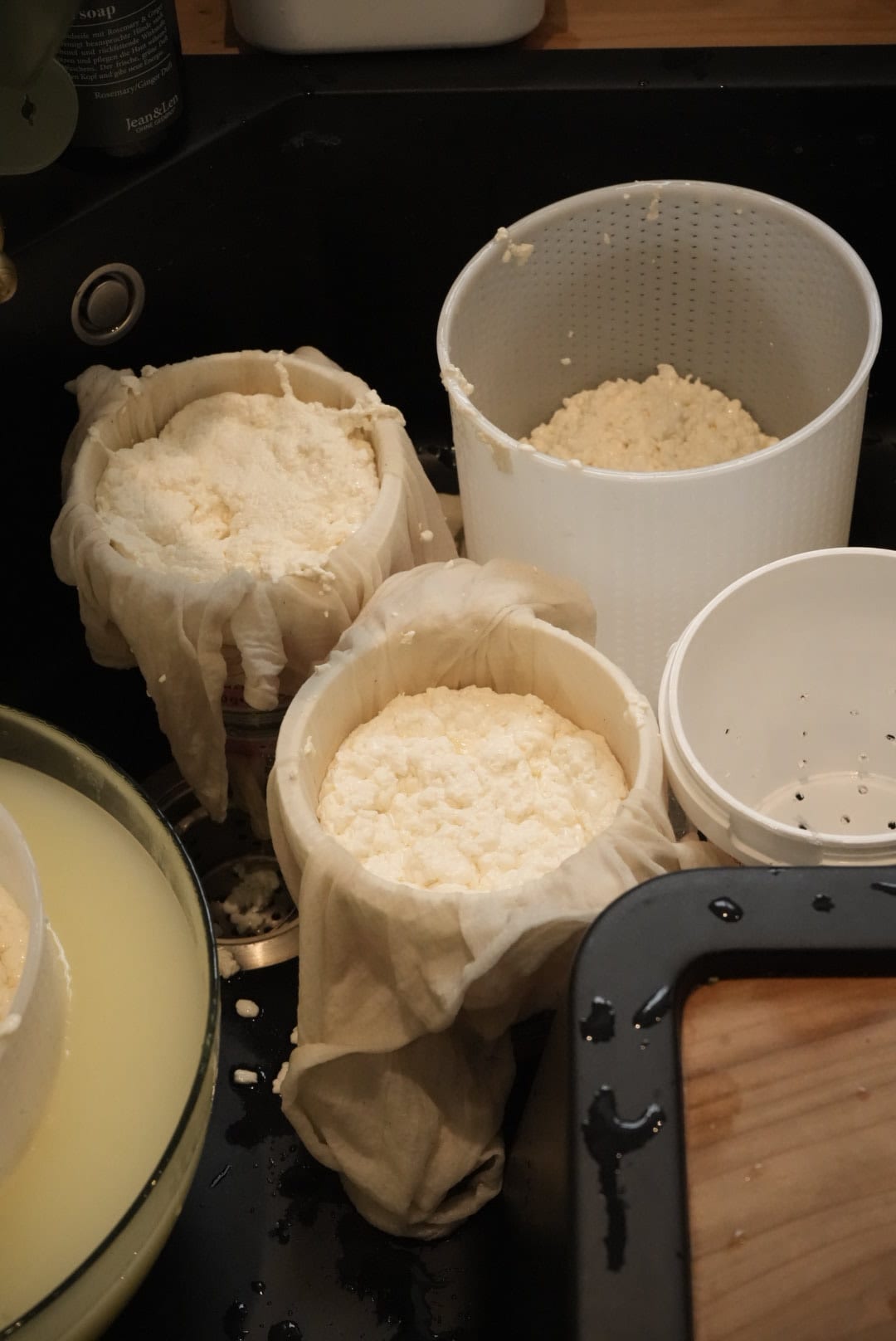 Handmade cheese workshop at Lumi Farm