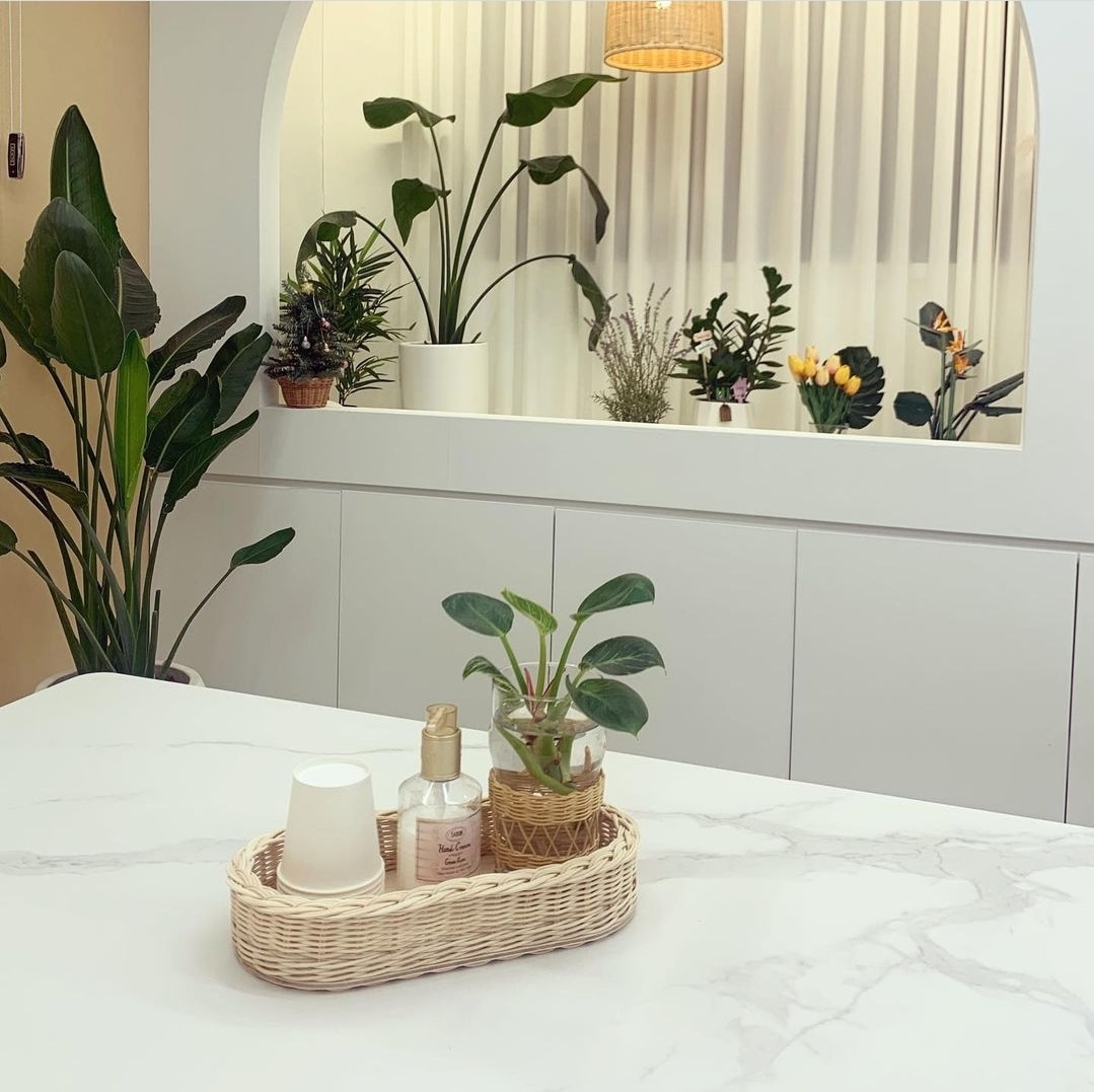 Korean-style rattan craft class with a rattan craft artist