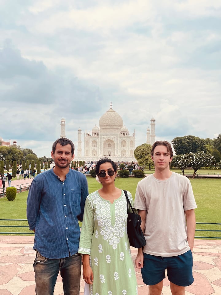 ტაჯ-მაჰალის ტერიტორიაზე სეირნობა: სიყვარული, დაკარგვა და მემკვიდრეობა