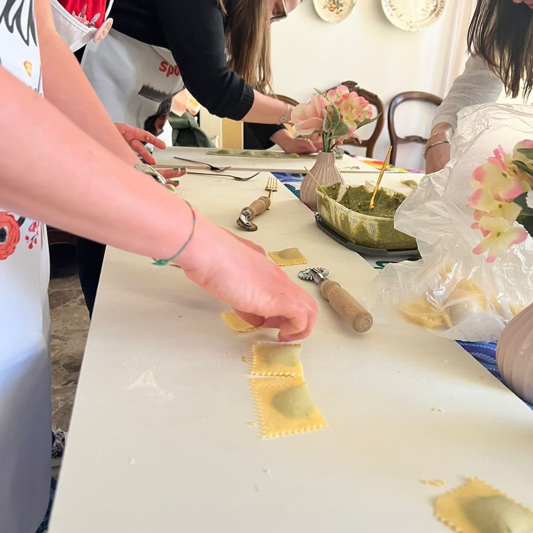 Cooking class at a café - From pasta to dessert