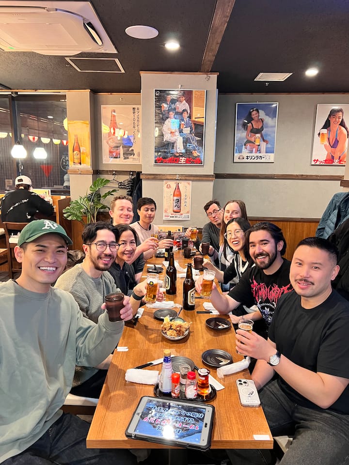 სინძუკუ: 3 ბარის მონახულება და კარაოკე