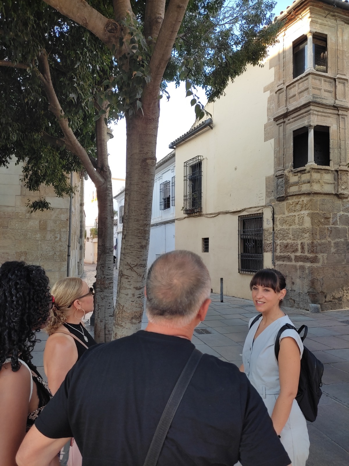 Visit the Fernandine Churches with Ana Cortés