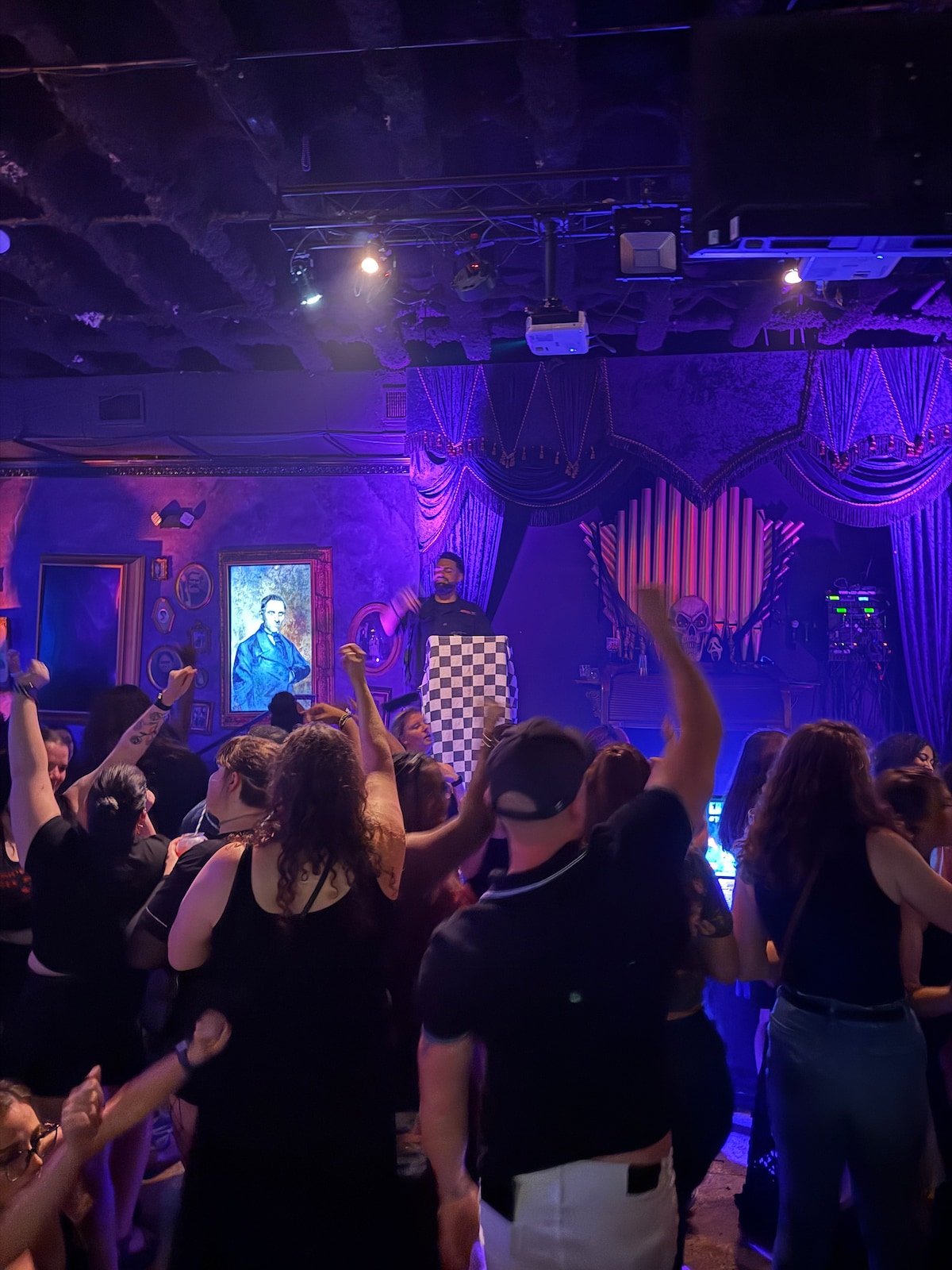 Explore Downtown Orlando Nightlife Like a Local