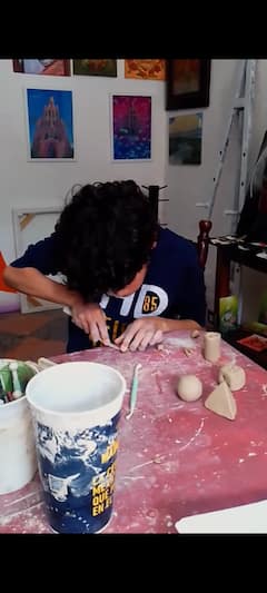艺术工作室学习绘画和雕刻