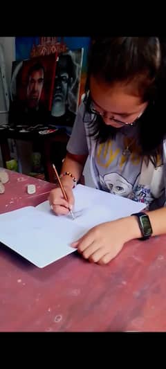 艺术工作室学习绘画和雕刻