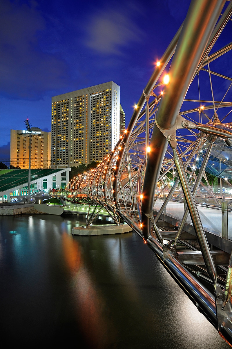 See Singapores Marina Bay at night on a bike