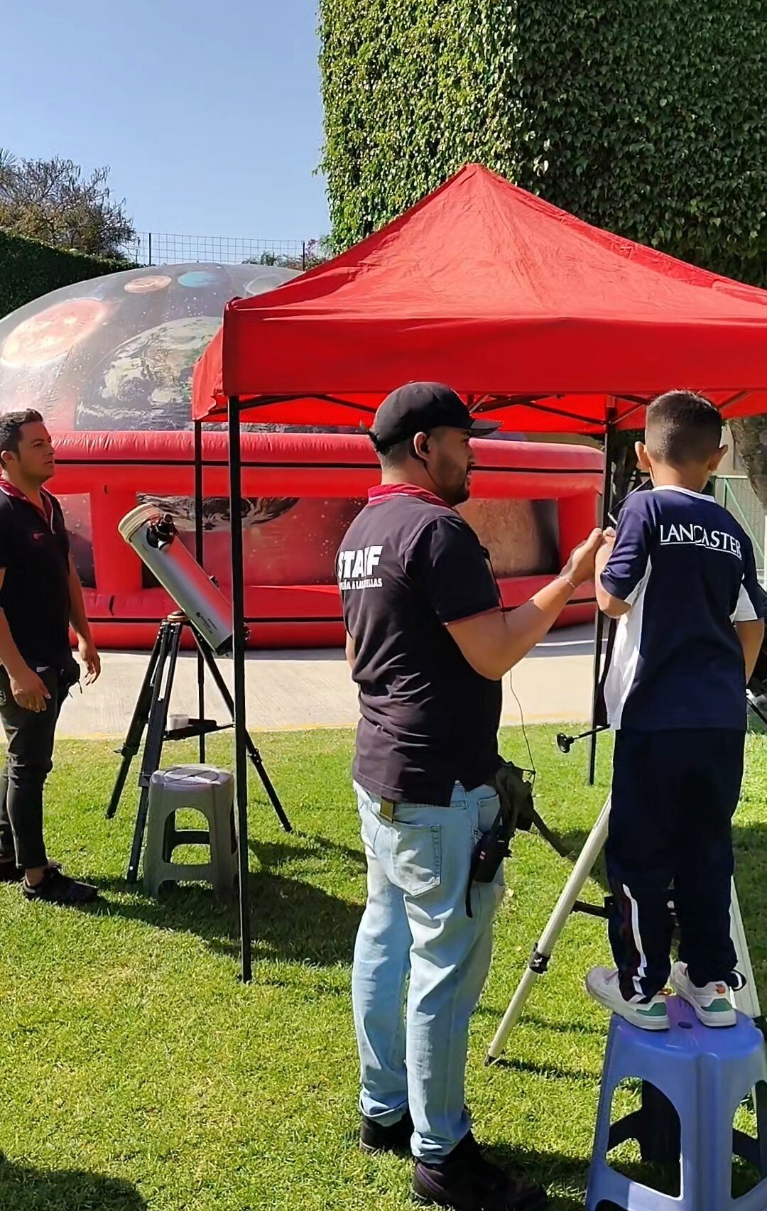 Astronomical trip over Bacalar Lagoon