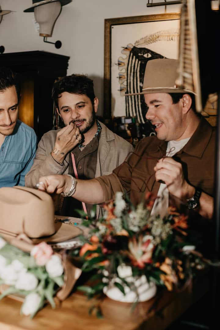 Sužinokite, kaip sukurti ir pasigaminti skrybėlę