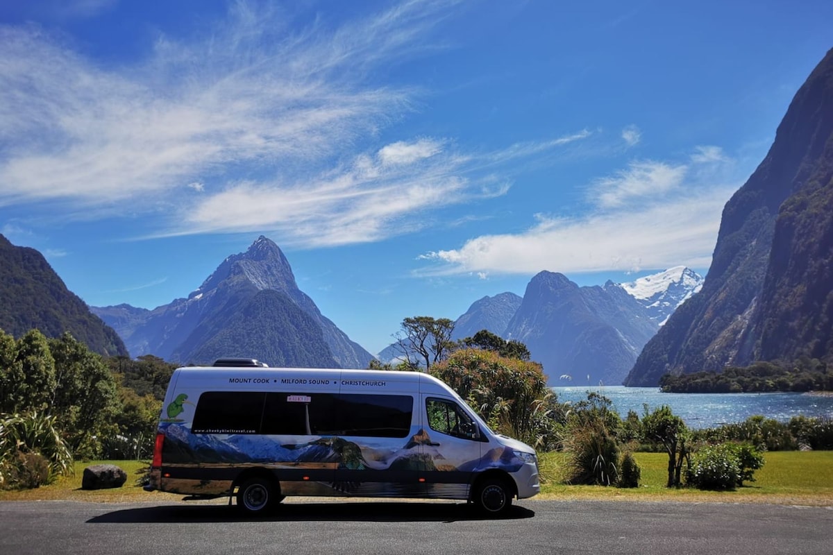 Milford Sound Tour, Cruise & Picnic Lunch Te Anau