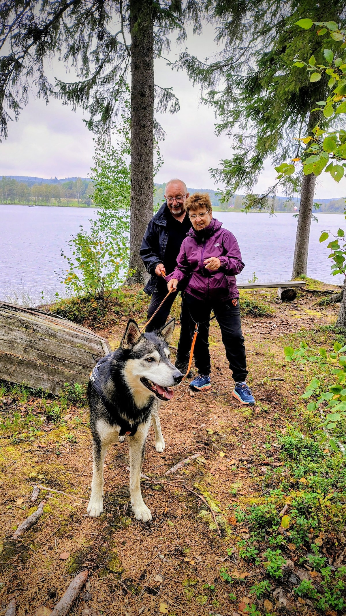 Husky hike with typical Swedish campfire lunch