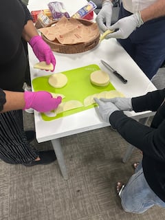 Taller de embutidos con un chef local