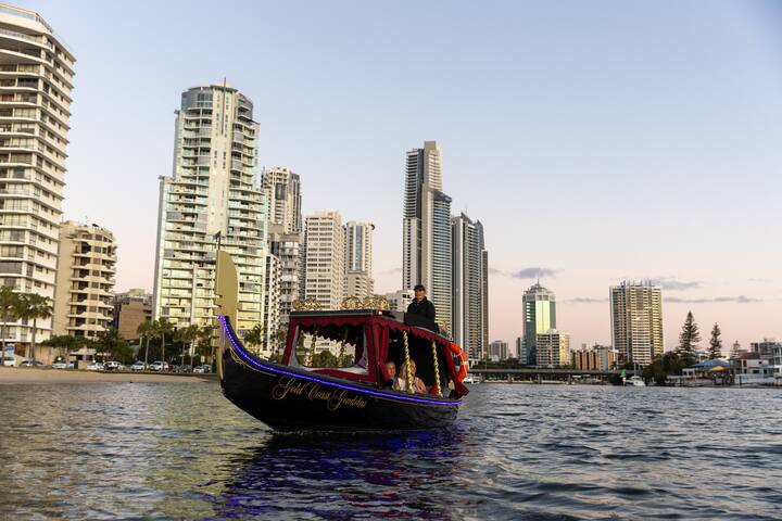 Частен луксозен круиз с гондола за 5 души