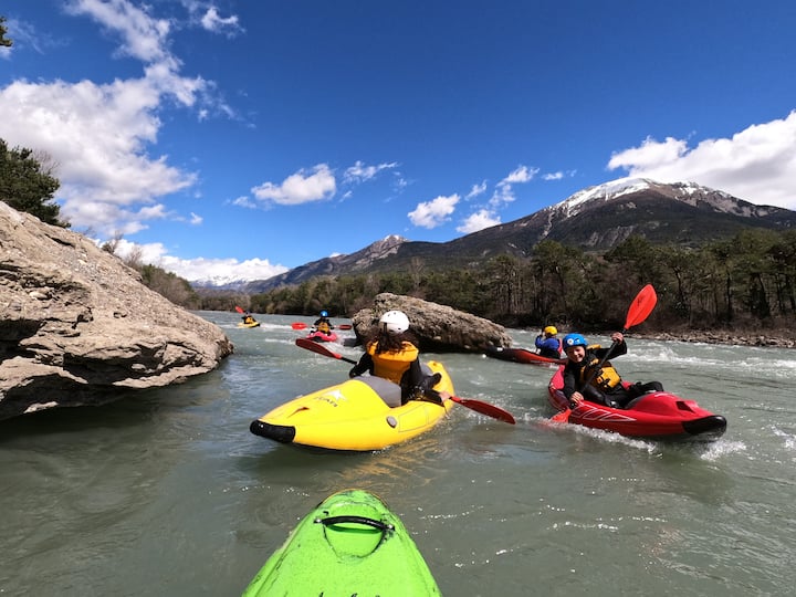 Atraskite mūsų slėnius plaukdami plaustais, baidarėmis ir vandens motociklais
