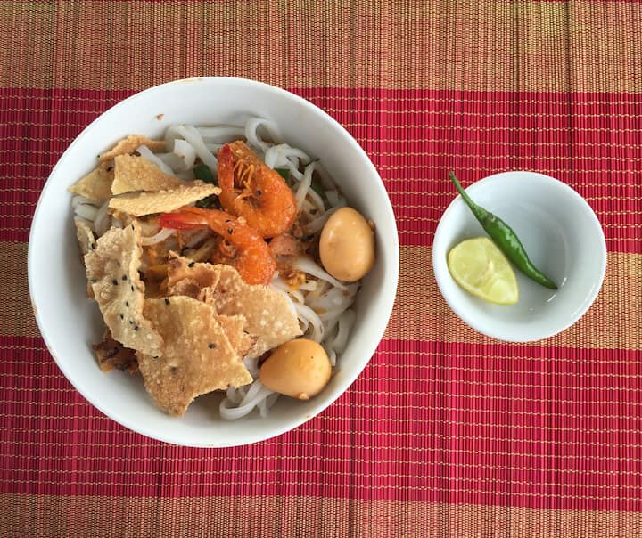 Вечерна прошетка и гастрономска тура во Хој Ан