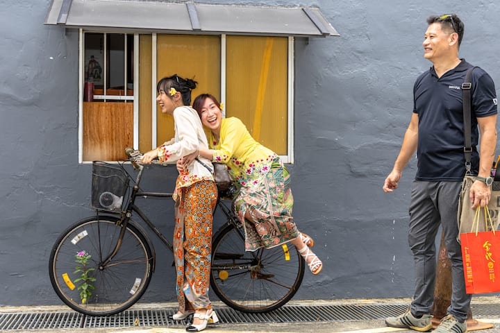 Запознајте ја културата на Перанакан со полудневна прошетка низ Џу Чиат