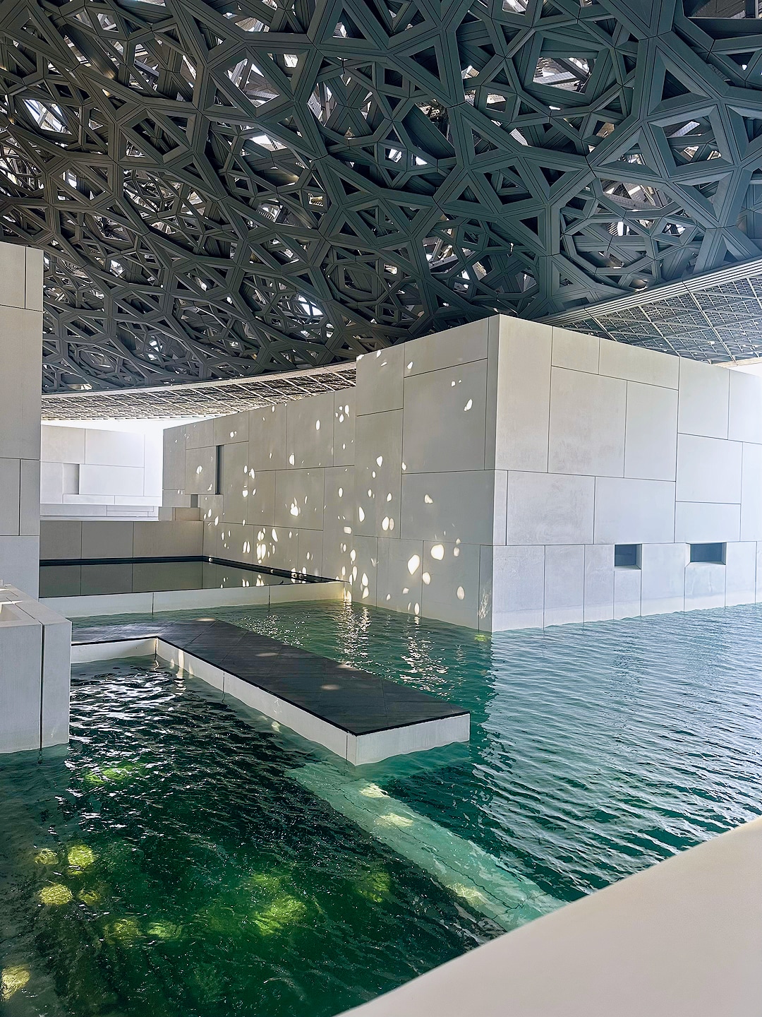 Abu Dhabi city highlights, culture & food