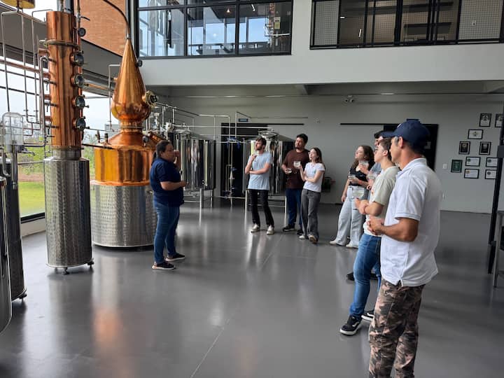 დააგემოვნეთ ჯინი — კერძო ვიზიტი სასმელდამამზადებელ ქარხანაში