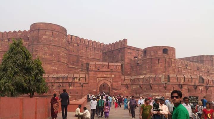 तज महाल आणि आग्रा किल्ल्याची एक्सपर्ट गाईडसह टूर