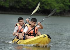 พายเรือคายัคและว่ายน้ำในป่าวัลลาลังกาวี
