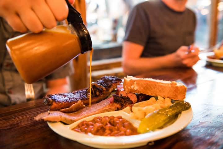 Traslado guiado a Hill Country BBQ & Wine