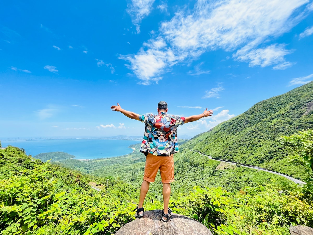 Hue to Hoi An by private car with beautiful stops