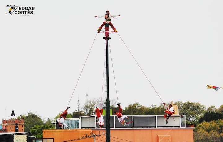 Vive la experiencia de los Voladores