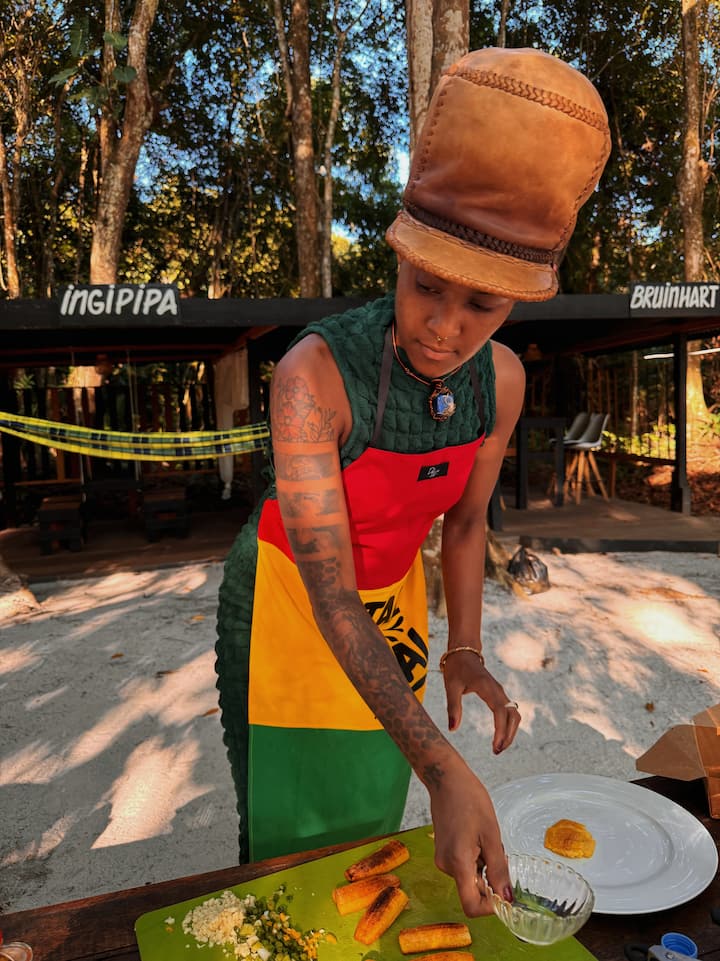 Tengeneza chakula cha mimea cha Kiafro-Suriname huko Suriname