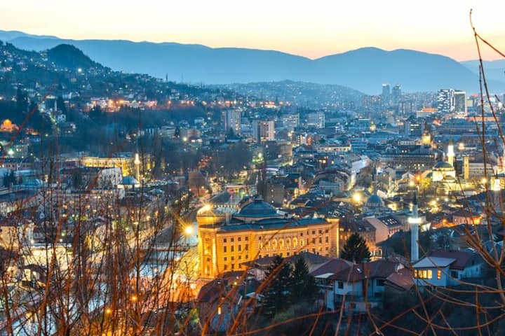 სარაევოს გასეირნება — აღმოსავლეთისა და დასავლეთის შეხვედრა