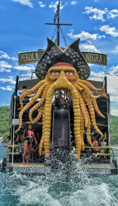 Aventura Pirata: Escuna, Ilhas, Praias e Música
