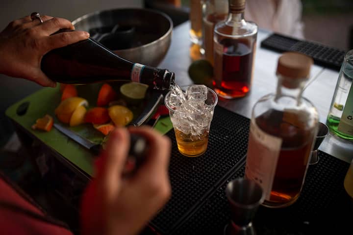 დააგემოვნეთ აპერიტივი ზეთისხილის ბაღში