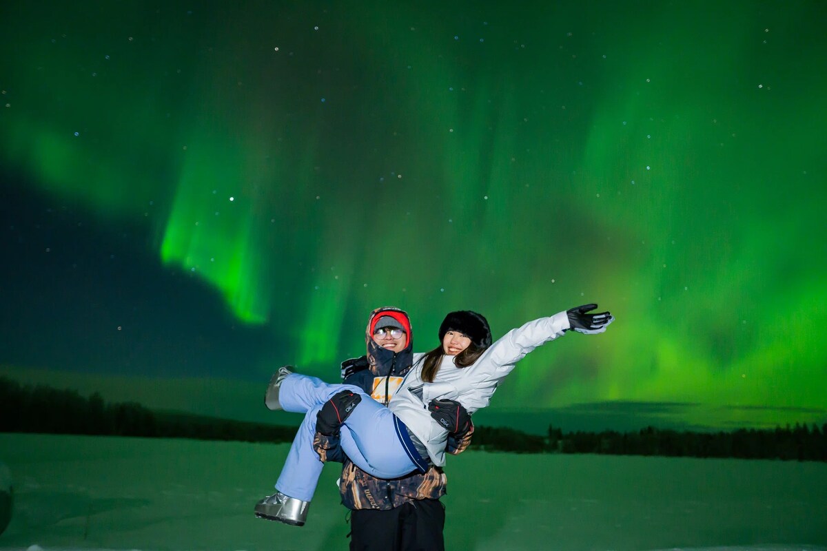 Unlimited Northern Lights Tour with Photographer