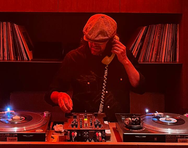 Vinylisez-vous avec les rythmes tropicaux et le mezcal