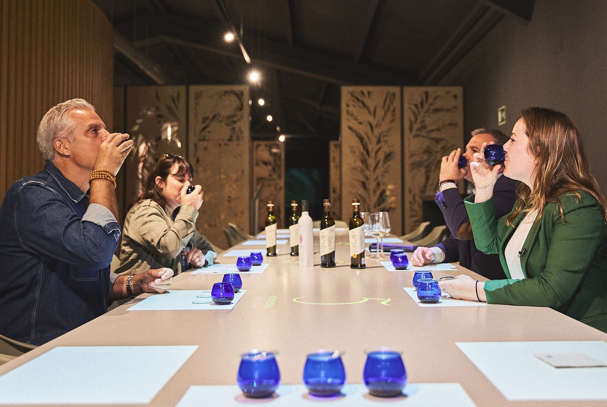 Visit to a unique oil mill and EVOO tasting