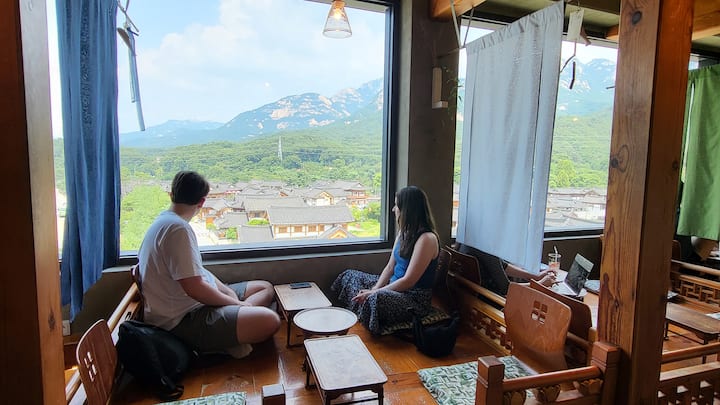 Vistas de Corea del Norte, Border Cafe y Hidden Hanok