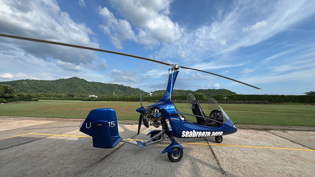 Fly over the beaches and jungles of Costa Rica