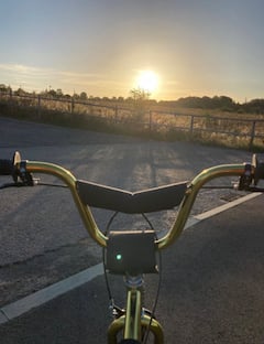 סיור אופניים בווינצ'סטר על אופני BMX Raleigh Burner