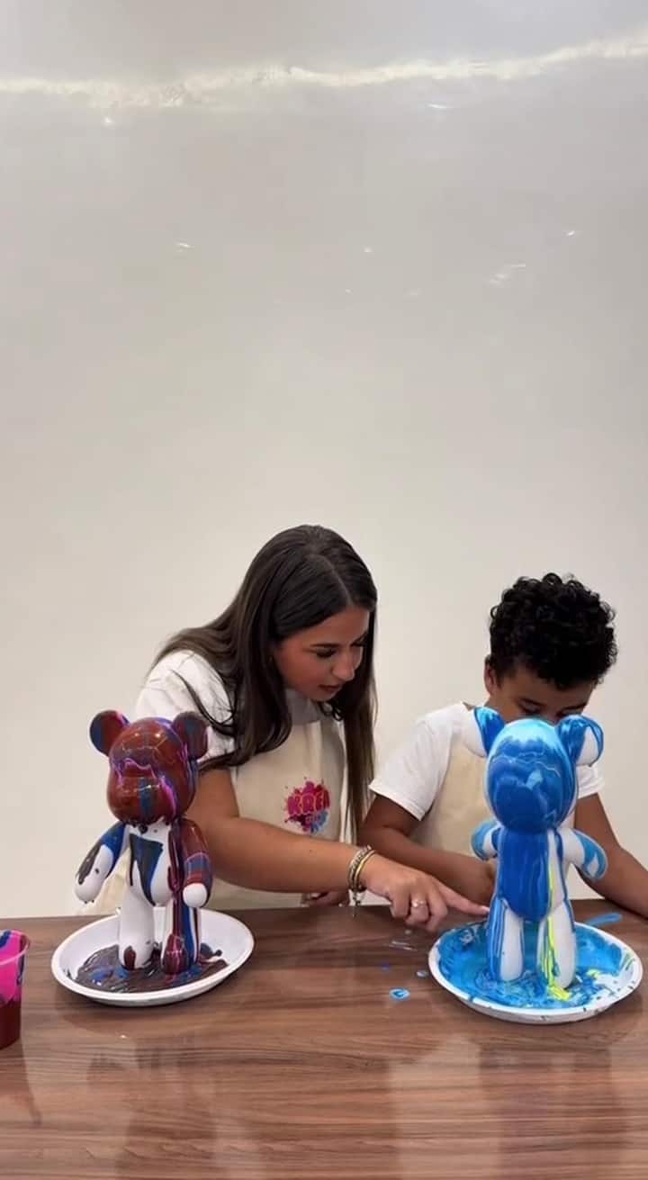 Sip & Paint: დახატეთ თქვენი საკუთარი შემოქმედებითი ნამუშევარი
